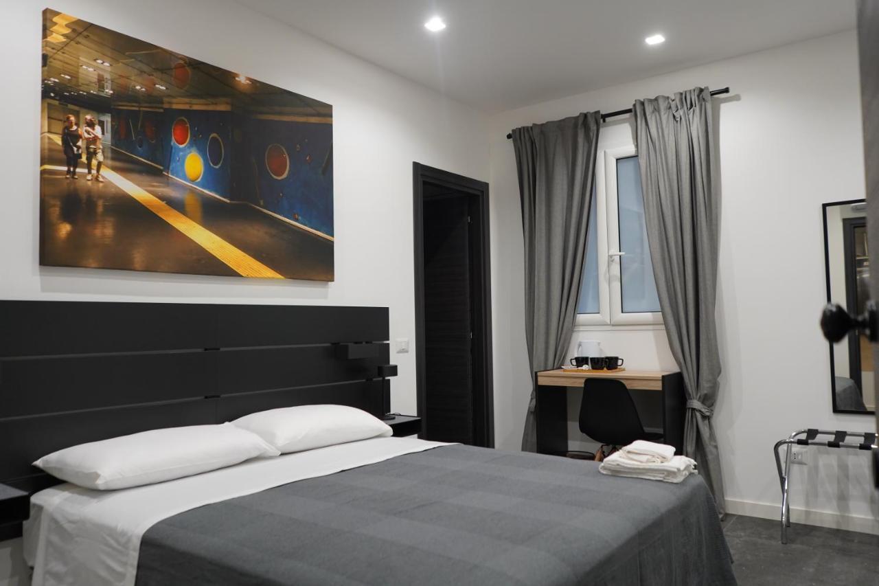 Bed and Breakfast Dimora Metro Santacroce Nápoles Exterior foto